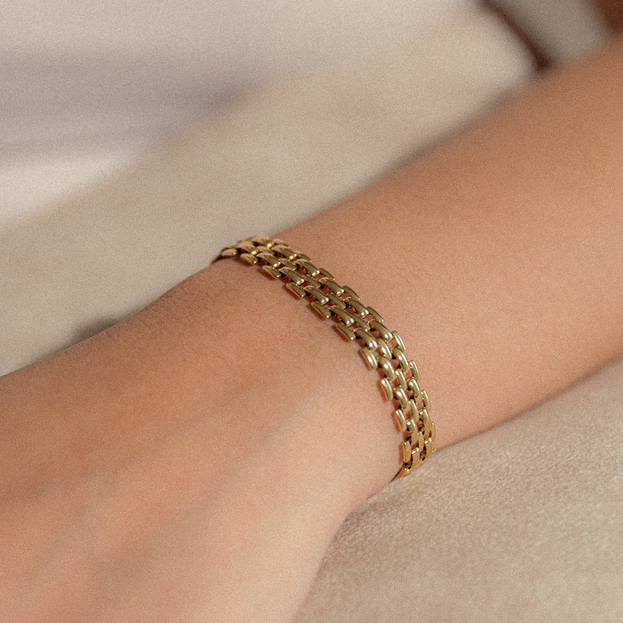 CHAIN WATCH